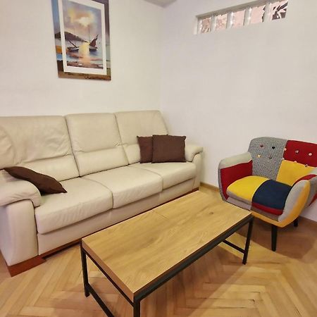 3 Room City Center Apartment By Bratislavatrip Buitenkant foto