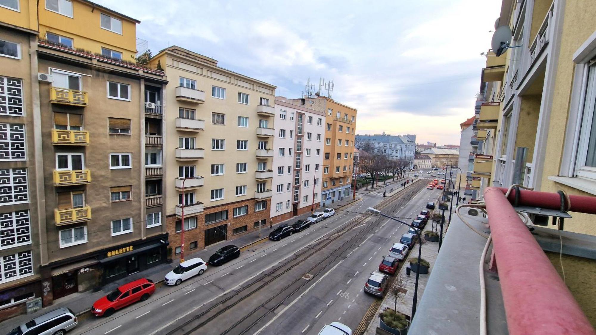 3 Room City Center Apartment By Bratislavatrip Buitenkant foto